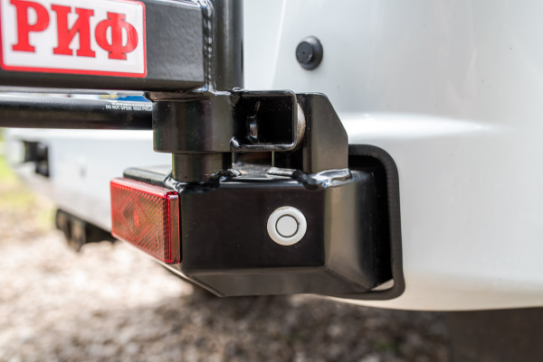 Калитка РИФ в штатный задний бампер УАЗ Патриот 2015+