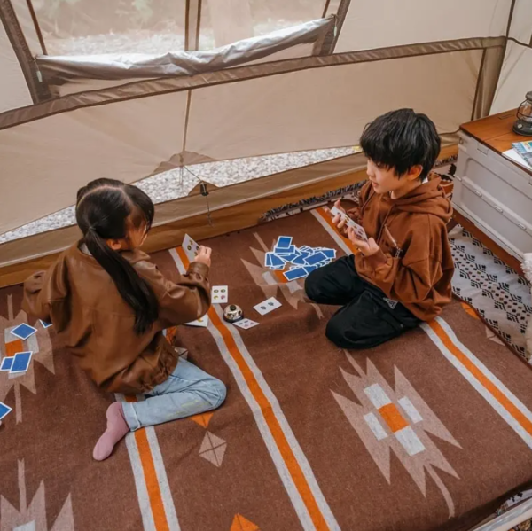 3.Палатка туристическая Naturehike Village 4-местная, алюминиевый каркас, коричневый