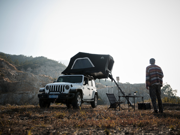 3 Палатка на крышу автомобиля Wild Land Voyager 160 Pro