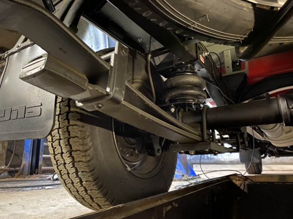 Пневмоподвеска РИФ для УАЗ Профи на задний мост для стандартной подвески