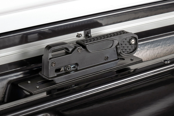 Бокс автомобильный на крышу Pentair COBRA 520L белый глянец, двусторонний