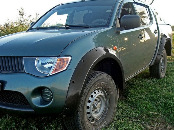 Расширители колесных арок Mitsubishi L200 2007-2010 глянец (под покраску)