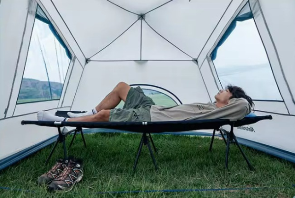 4 Палатка Naturehike Lingfeng Air 12.0 2-местная, быстросборная, надувной каркас, бело-голубая