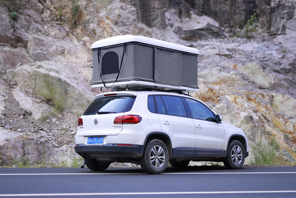 Палатка на крышу автомобиля РИФ Hard RT04-125, корпус белый, тент серый Палатка на крышу автомобиля РИФ Hard RT04-125, корпус белый, тент серый