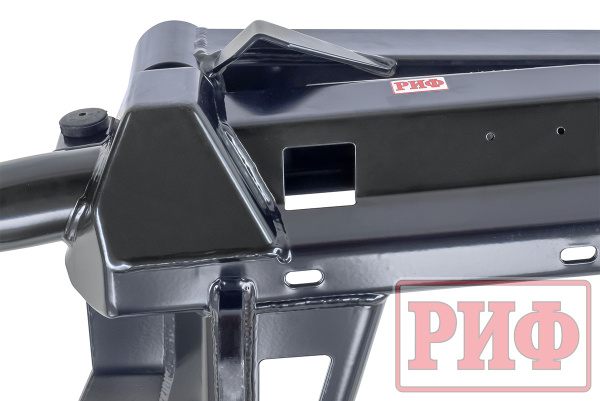 Бампер РИФ силовой задний Toyota Land Cruiser Prado 150 c квадратом под фаркоп и калиткой