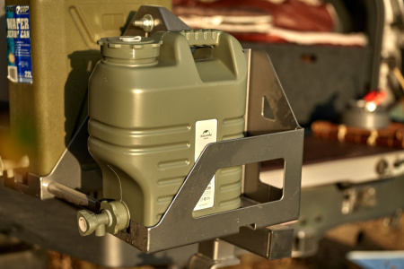 Кронштейн под канистры на калитку РИФ