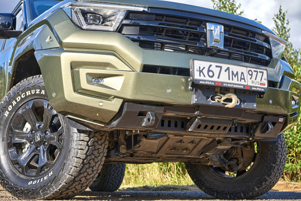 Полубампер РИФ с площадкой под лебедку, защитой радиаторов и буксирными проушинами для TANK 400