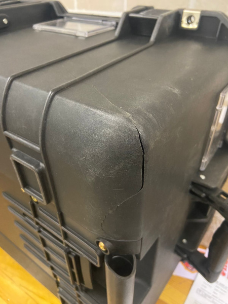 3 Кейс защитный ударопрочный РИФ 828х467х280 мм IP67 на колесах с телескопической ручкой (уценка)