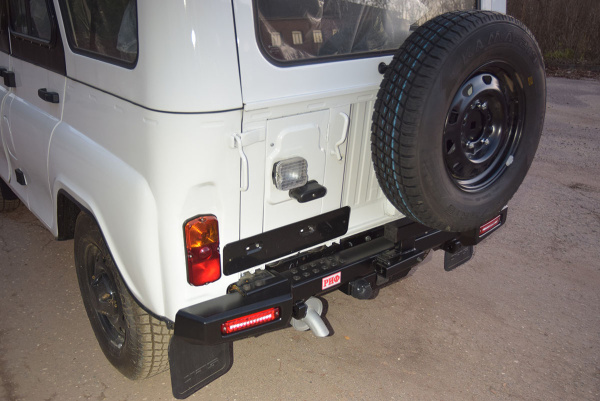 Бампер РИФ силовой задний УАЗ Хантер с фонарями, калиткой, возможностью установки фаркопа, стандарт