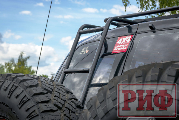 Лестница РИФ для Toyota Land Cruiser 105