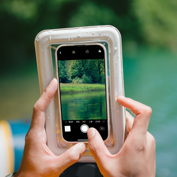 Гермочехол Naturehike плоский для телефона 23х13,5 см., бело-зеленый