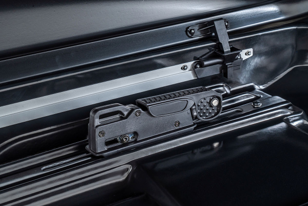 Бокс автомобильный на крышу Pentair COBRA 390L черный глянец, двусторонний