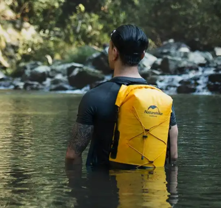 7 Рюкзак туристический Naturehike 40л, ПВХ, хаки